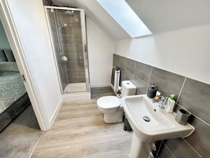 En suite- click for photo gallery